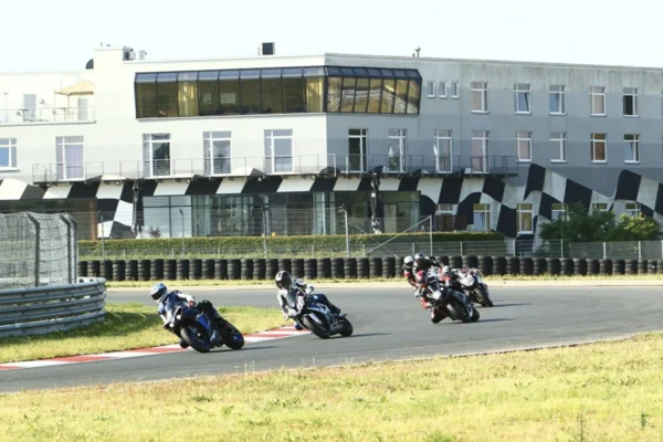 rennstreckentraining fuer einsteiger in oschersleben